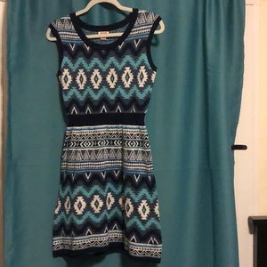 Patterned fitted dress